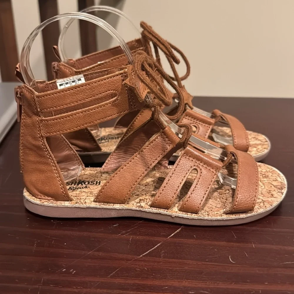 Oshkosh brown vegan leather Strappy gladiator sandals girls kids size 2